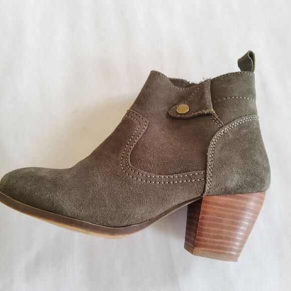 New Diba Suede Leather Women's Gray Ankle Boots Booties Size 6 - Picture 3 of 9